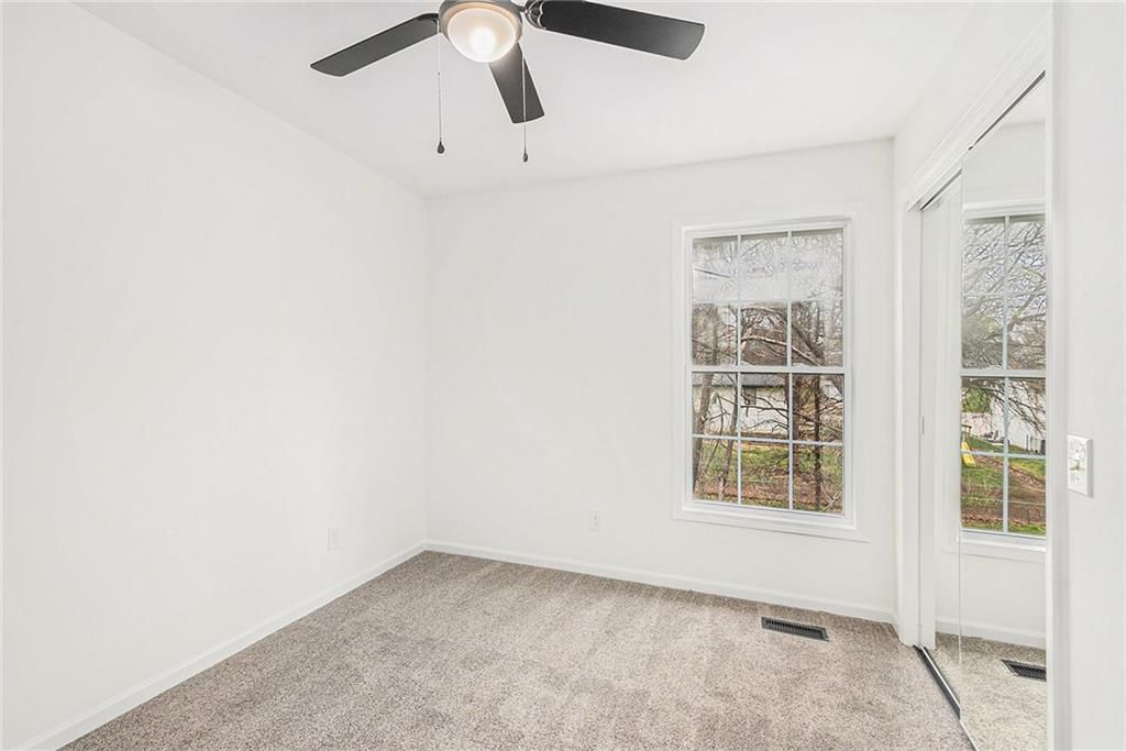 806 S Woodbine Road — photo 16