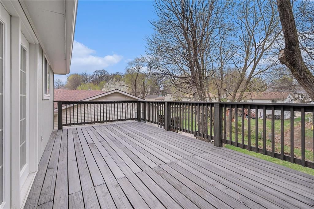 806 S Woodbine Road — photo 28