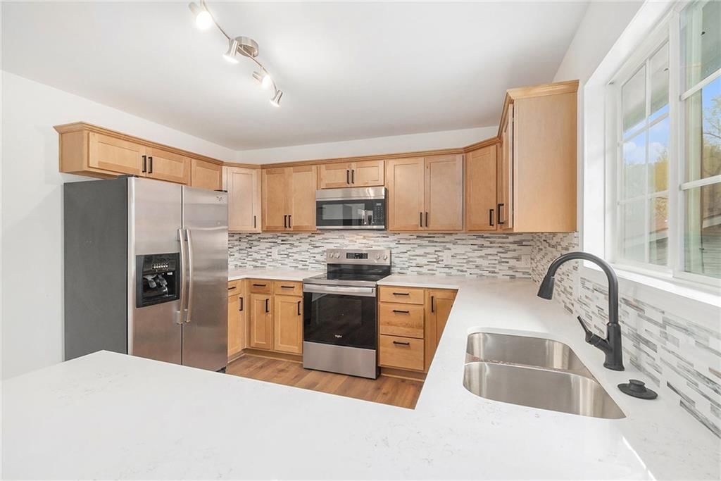 806 S Woodbine Road — photo 10
