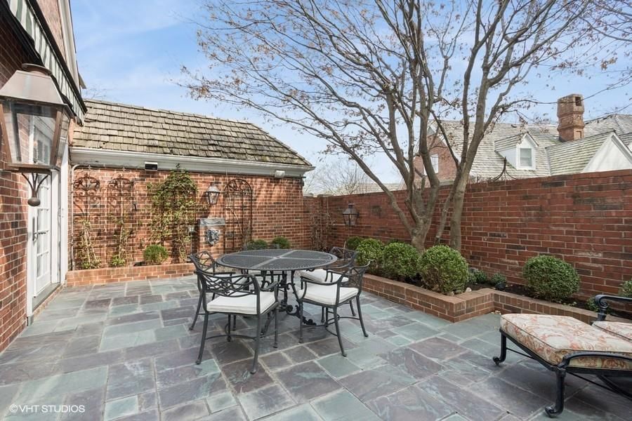 26 Compton Court — photo 31