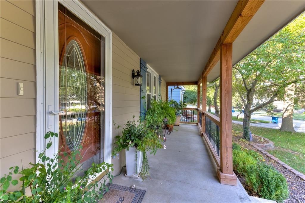 1105 Wellington Way — photo 3