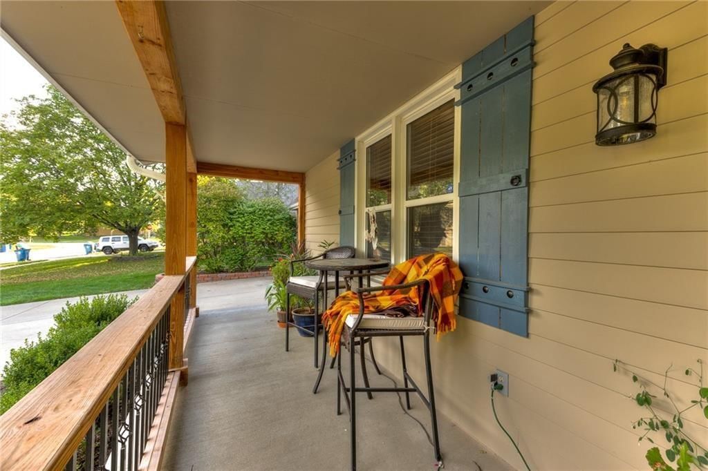 1105 Wellington Way — photo 4