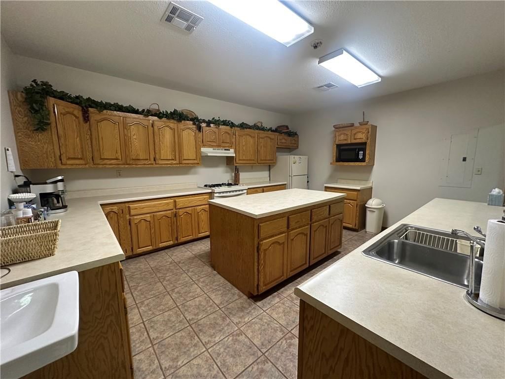 3906 CR 2600 — photo 6