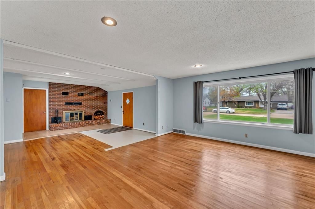1334 S Poplar Street — photo 15