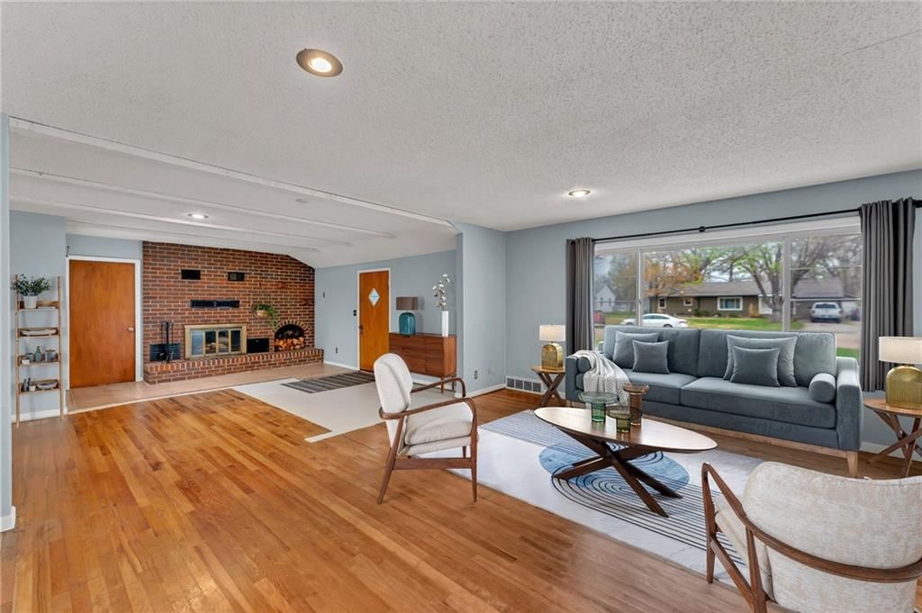 1334 S Poplar Street — photo 16