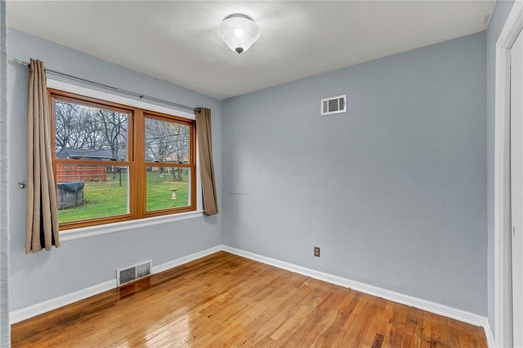 1334 S Poplar Street — photo 27