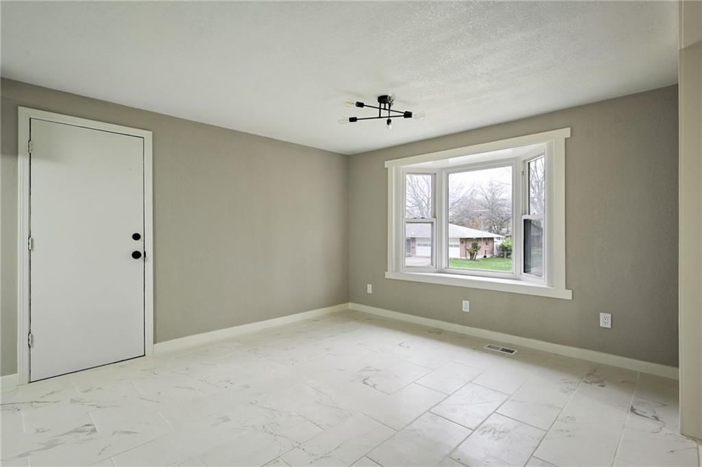 1210 LITTLE Avenue — photo 13