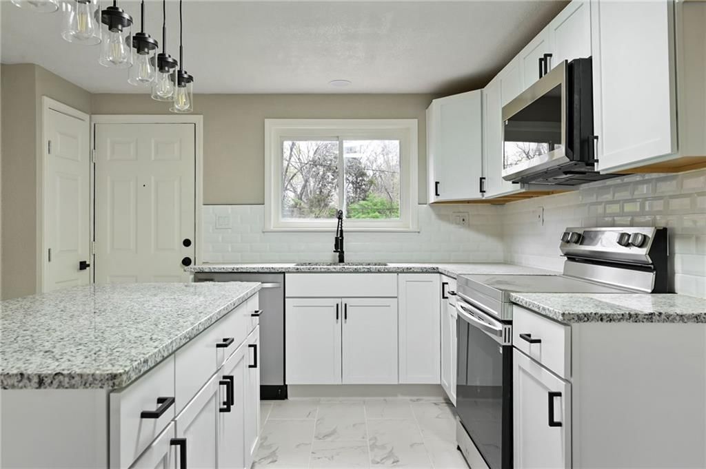 1210 LITTLE Avenue — photo 14