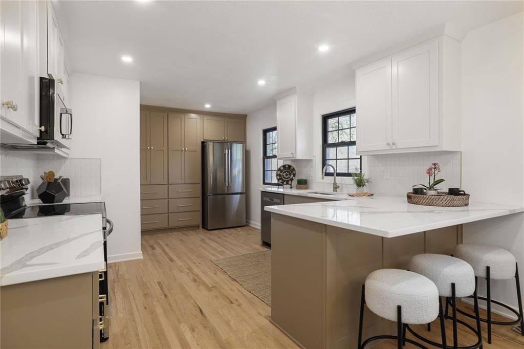 6024 W 87th Terrace — photo 8