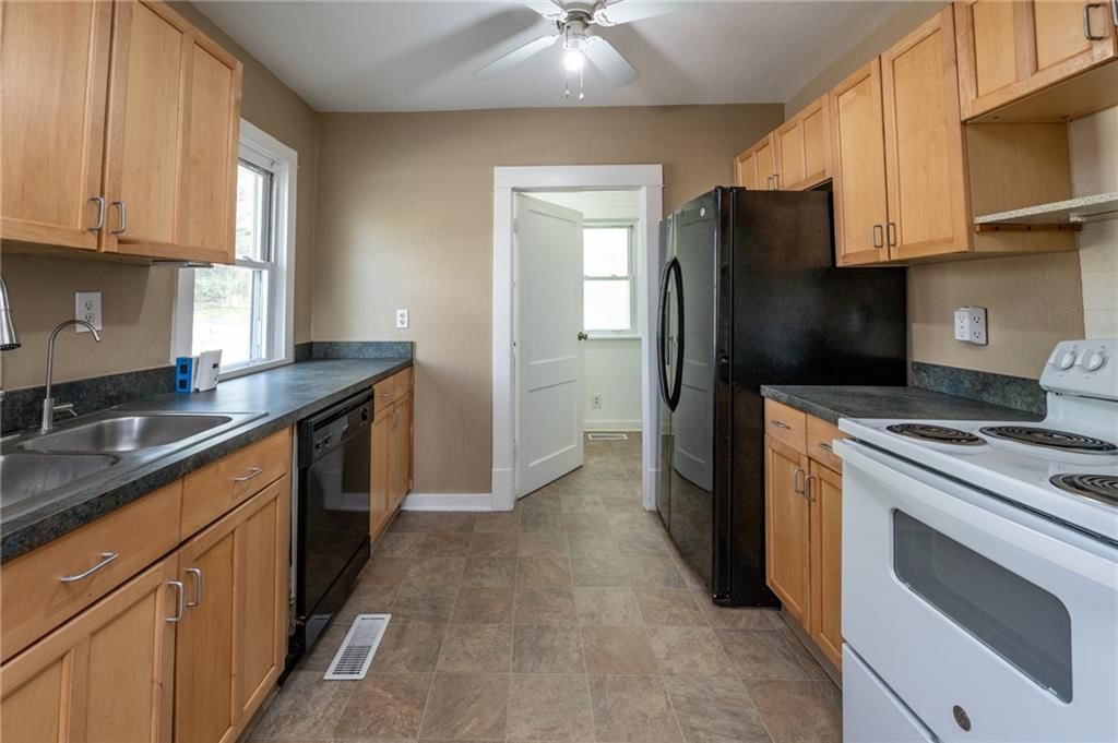 120 N Garrison Street — photo 6