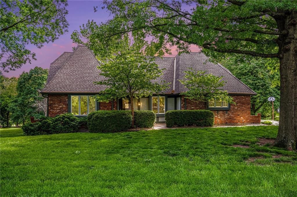 16306 Riggs Road, Stilwell, KS