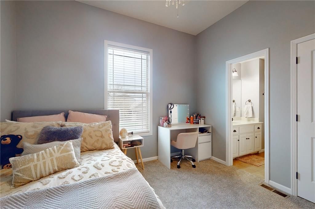 1546 Brompton Lane — photo 48