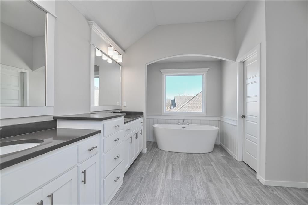 11410 S Langley Street — photo 17