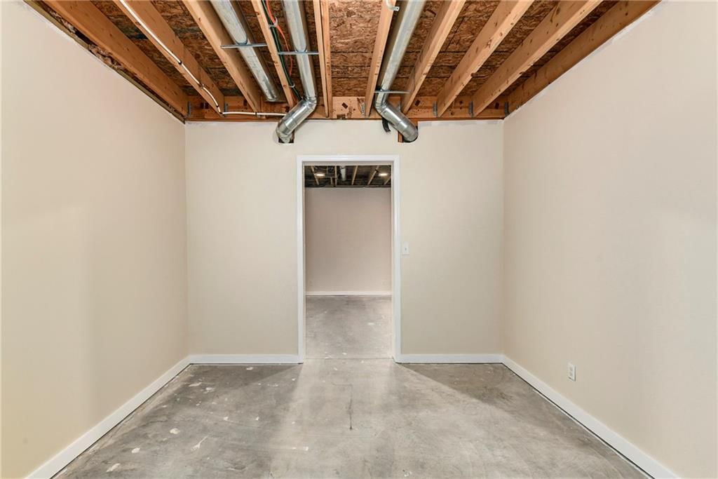 2161 N Whipple Road — photo 33