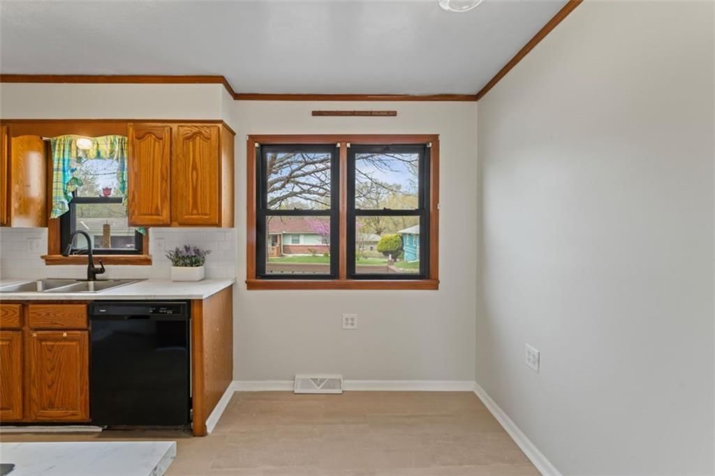 8709 E 84th Street — photo 17