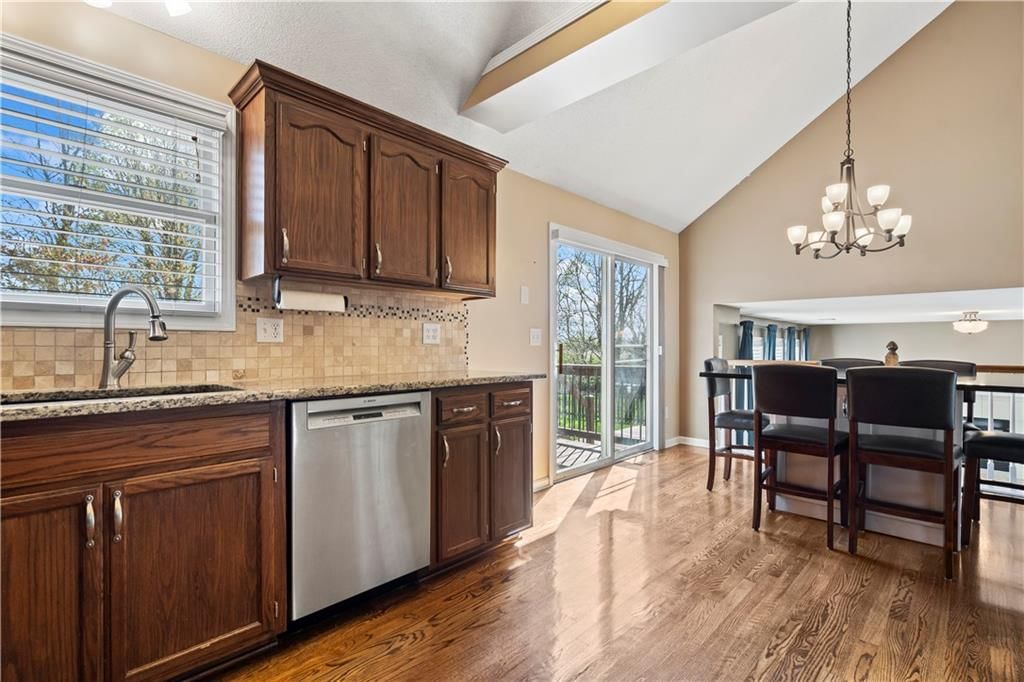 2117 SW Post Oak Road — photo 12