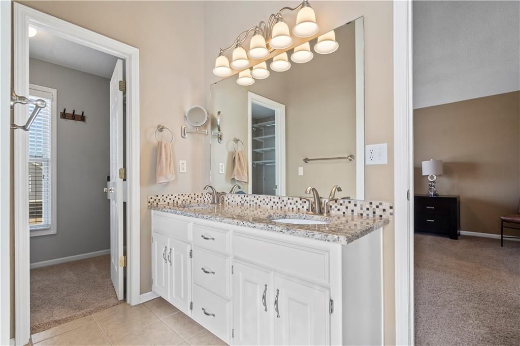 2117 SW Post Oak Road — photo 27