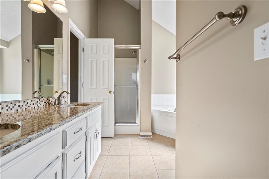 2117 SW Post Oak Road — photo 28