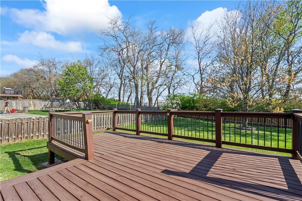 2117 SW Post Oak Road — photo 34