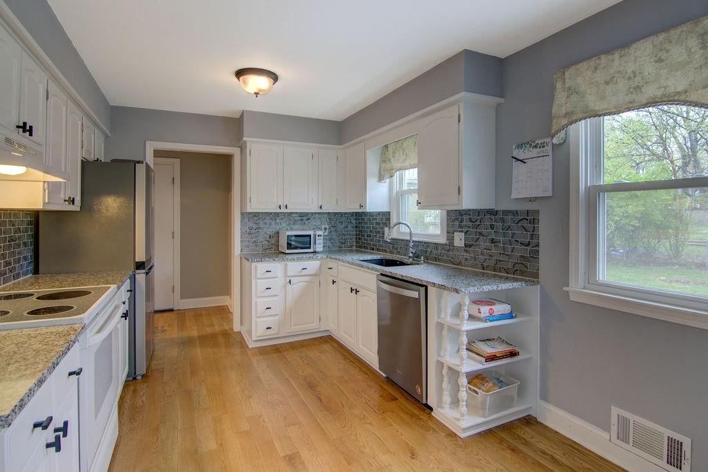 9623 Lowell Avenue — photo 8