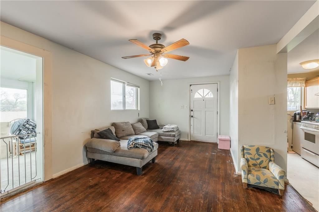 96 Beach Drive — photo 3