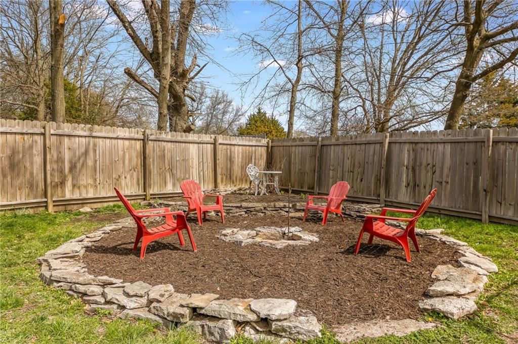 1110 ADAMS Circle — photo 5