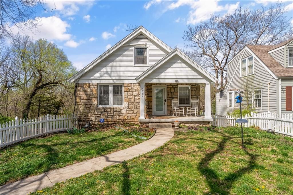 8310 Campbell Street, Kansas City, MO