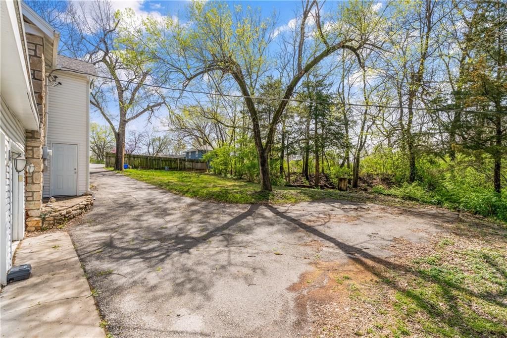 8310 Campbell Street — photo 32