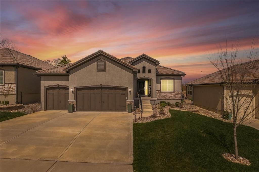 2102 NW Ashurst Drive, Lee's Summit, MO