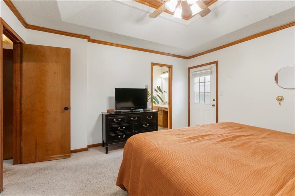 1102 W Huntington Drive — photo 21