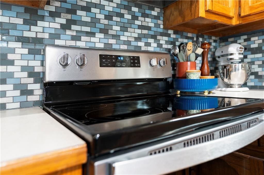 1102 W Huntington Drive — photo 10