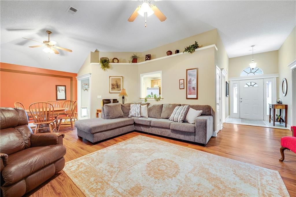 1608 SE Hocker Street — photo 5