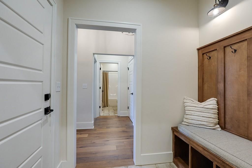 3916 Independence Avenue — photo 28