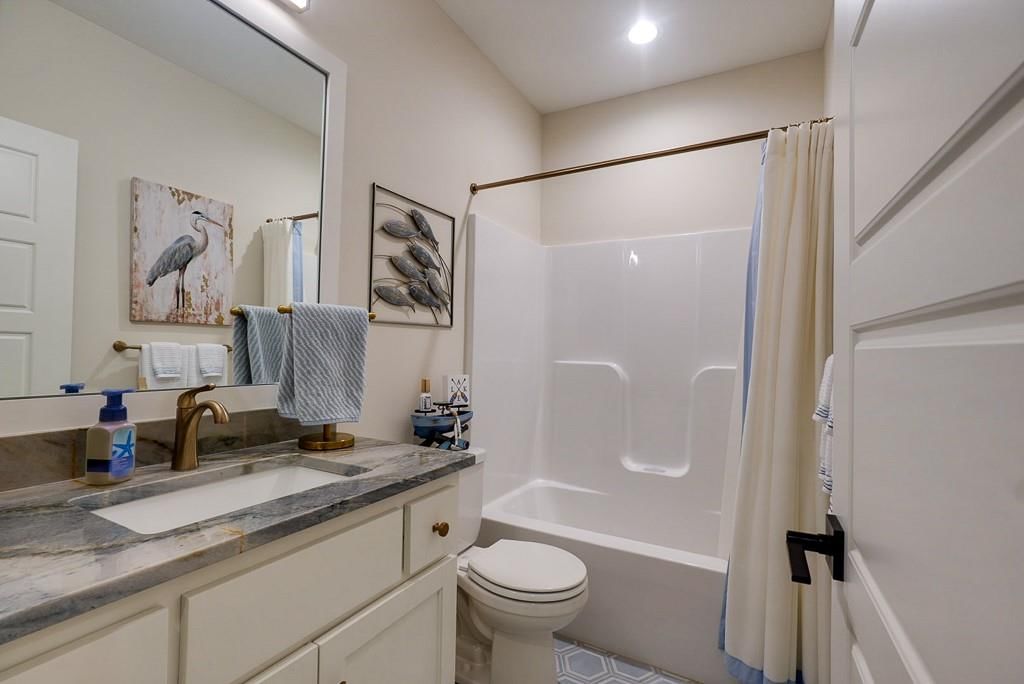 3916 Independence Avenue — photo 33