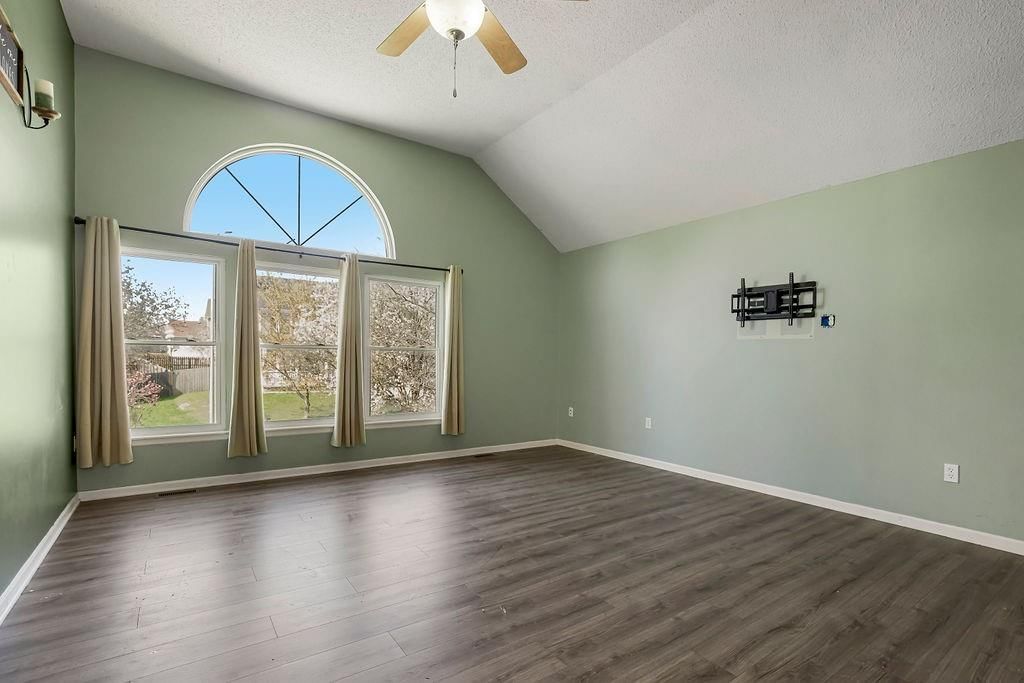 205 Thomas Place — photo 15