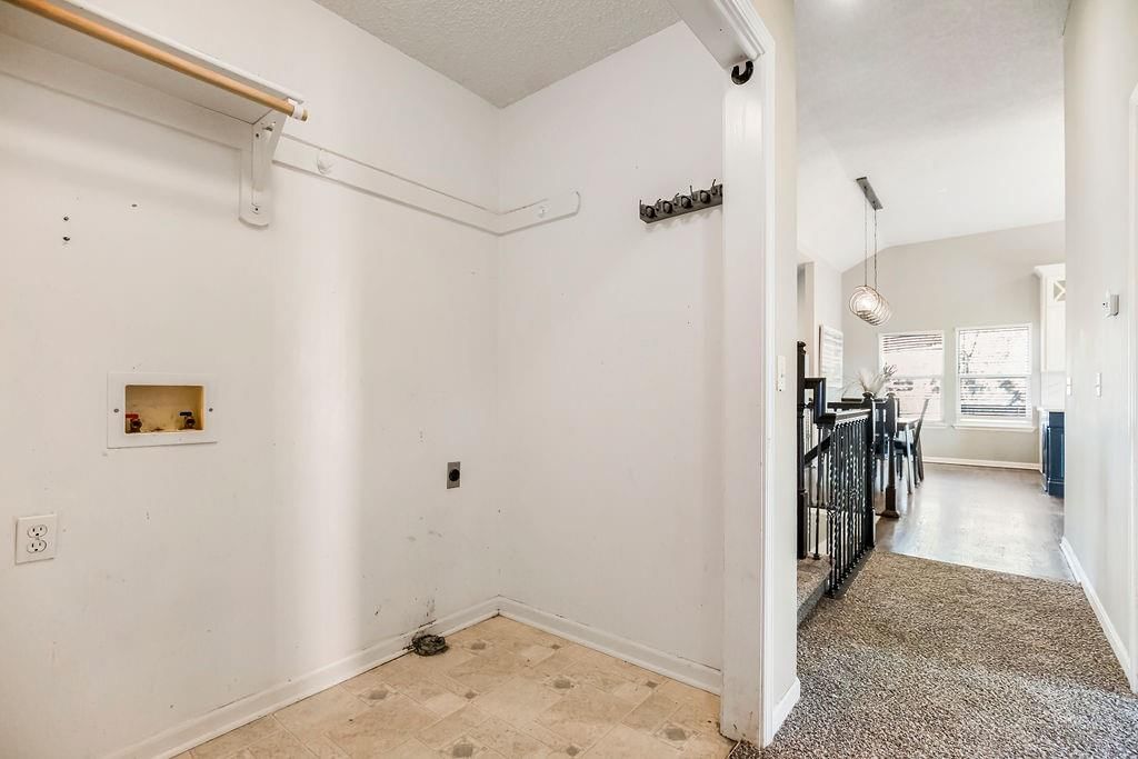 205 Thomas Place — photo 20