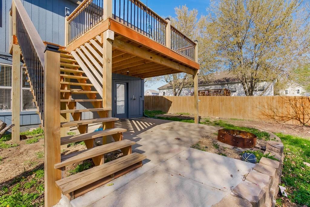 205 Thomas Place — photo 28