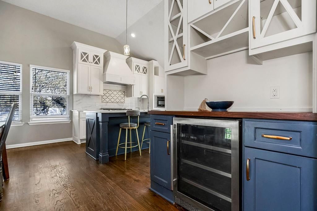 205 Thomas Place — photo 8