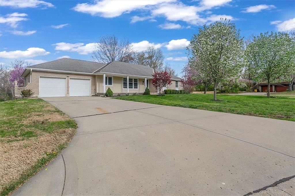 6423 Sterling Avenue — photo 3