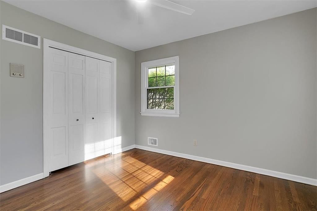 6423 Sterling Avenue — photo 21