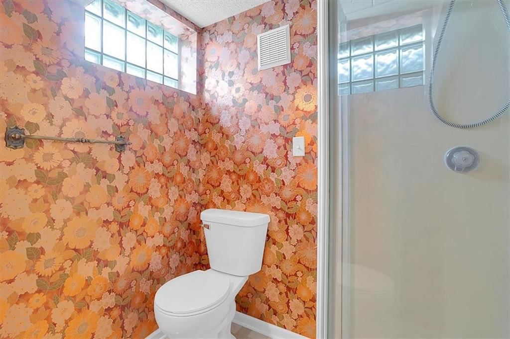 6423 Sterling Avenue — photo 29