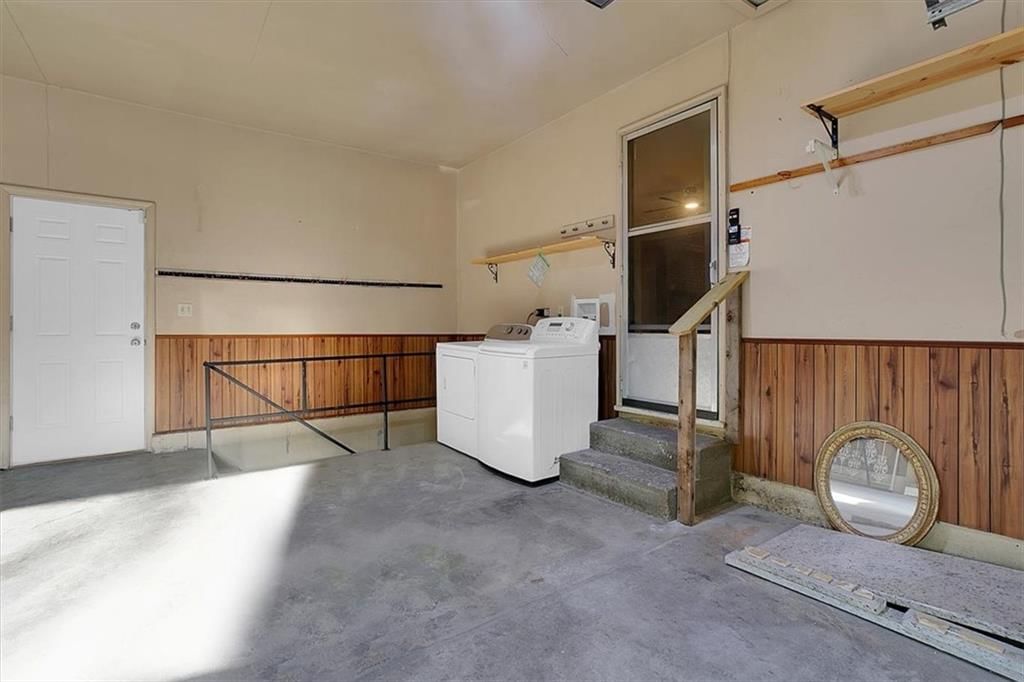 6423 Sterling Avenue — photo 32