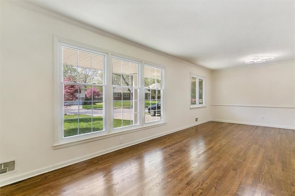 6423 Sterling Avenue — photo 5