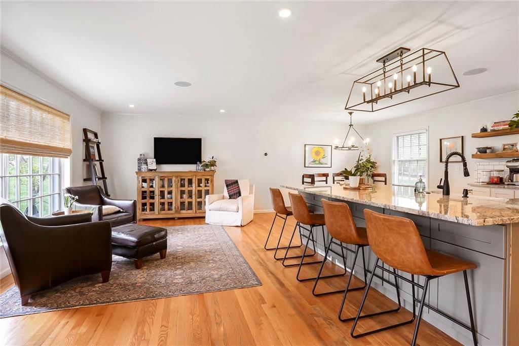 8416 Cambridge Street — photo 2
