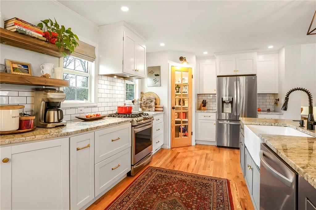 8416 Cambridge Street — photo 6