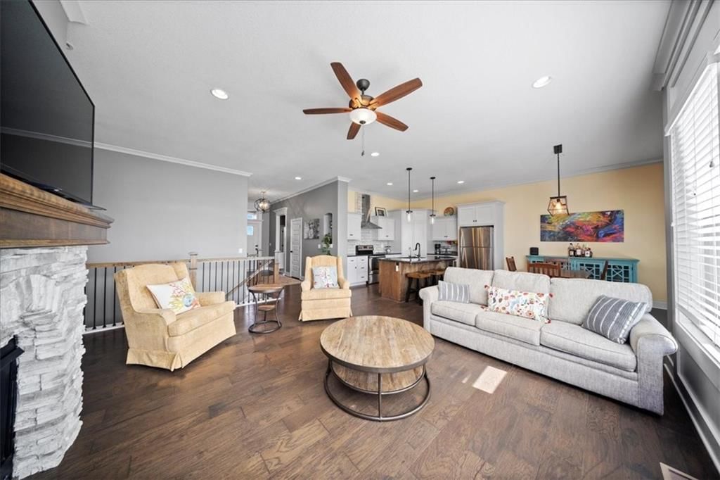 2360 Douglas Street — photo 33