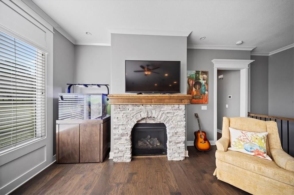 2360 Douglas Street — photo 34