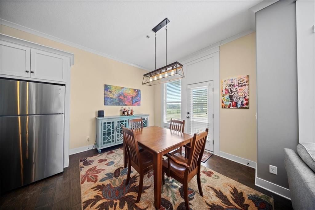 2360 Douglas Street — photo 43