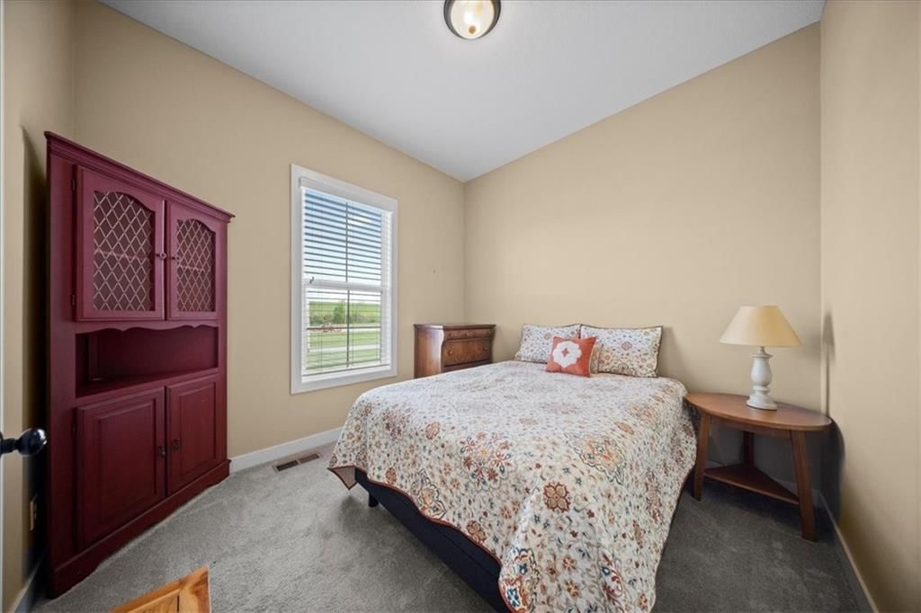 2360 Douglas Street — photo 45