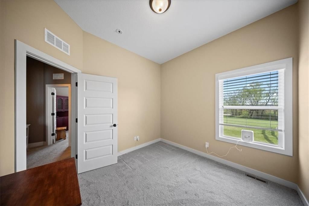 2360 Douglas Street — photo 49
